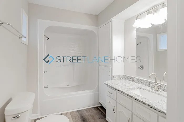 Building Photo - 2621 Avalon Rd