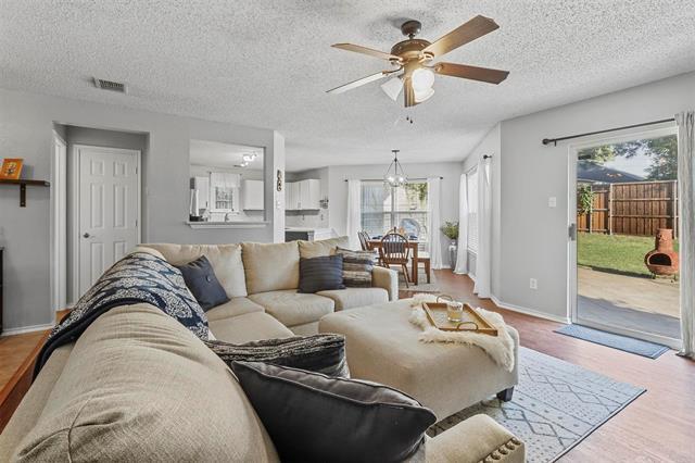Building Photo - 2202 Barton Springs Dr