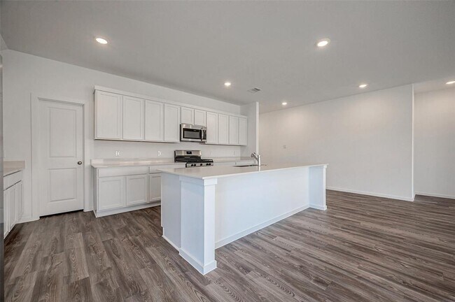 Building Photo - 5119 Whispering River Dr