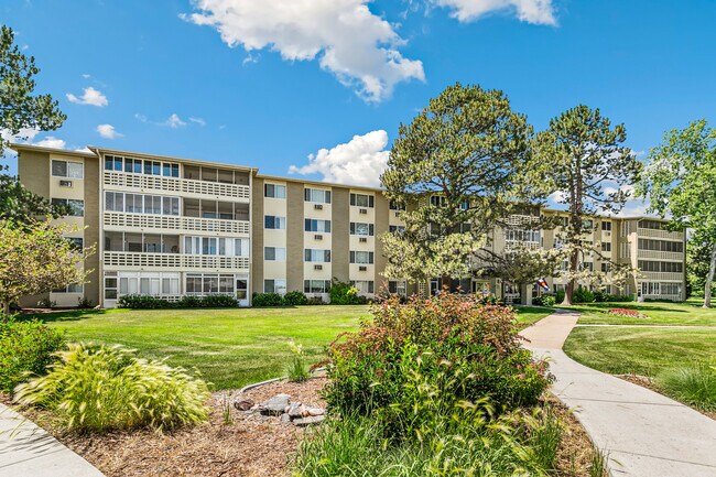 Building Photo - 725 S Alton Way