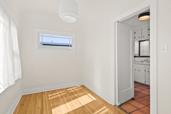 Building Photo - Move In Special!!  Elevated Golden Hill 2BR with Southwesterly Views with A/C & Detached Garage