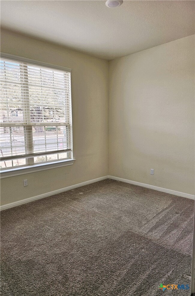 Building Photo - 512 Hoot Owl Ln S