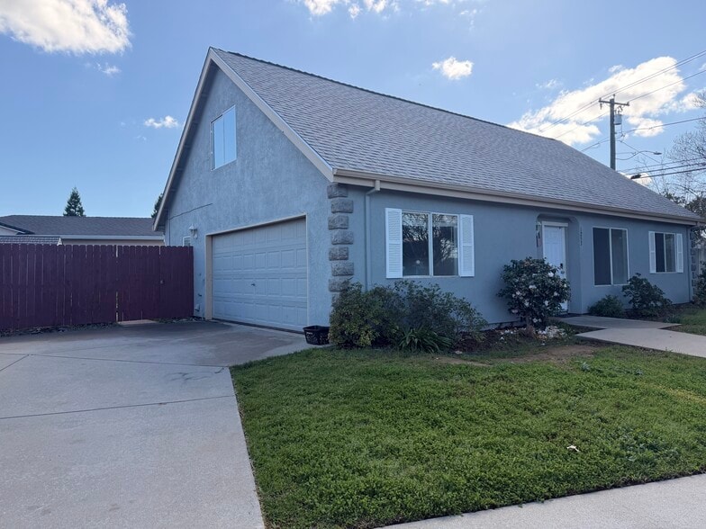 Building Photo - 1253 Ravenshoe Way