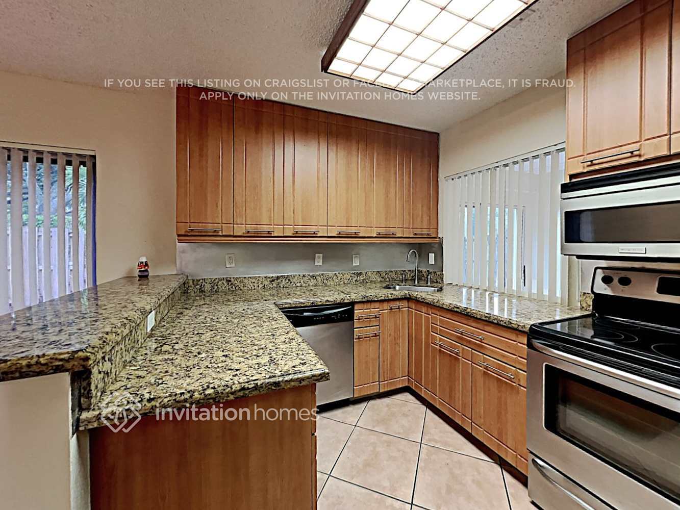Building Photo - 1305 Seagrape Cir