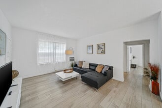 Building Photo - 142 Bay Rd