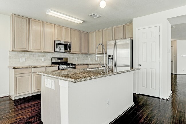 Building Photo - Medical Center Home for Lease! Move-in Ready!