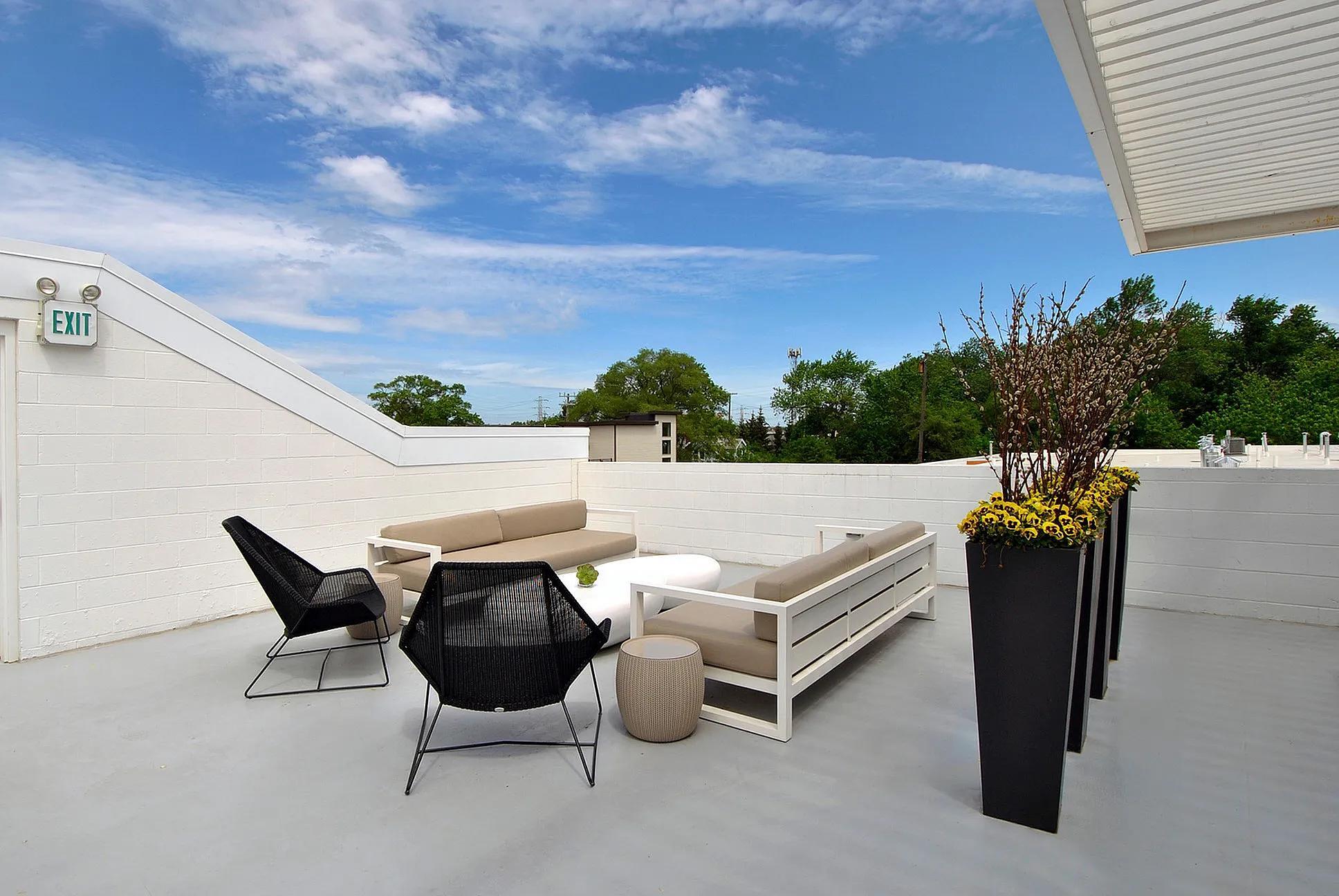 Building Photo - 1210 Morse Ave