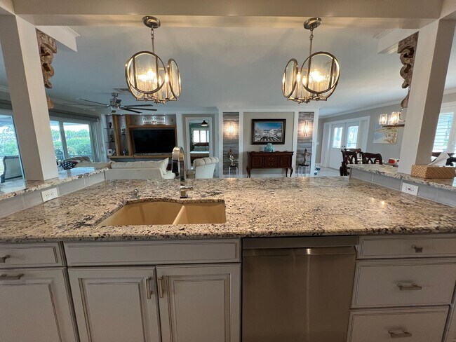 Building Photo - Furnished ** Punta Gorda Isles Vacation Home ** Heated Pool ** Canal / Boat Dock ** $7,500