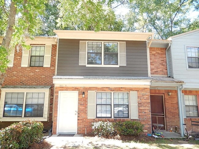 Primary Photo - 1811 Hartsfield Rd