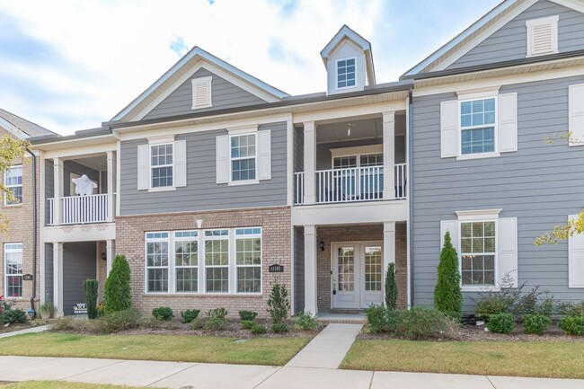 Building Photo - Gorgeous home in Waverly!