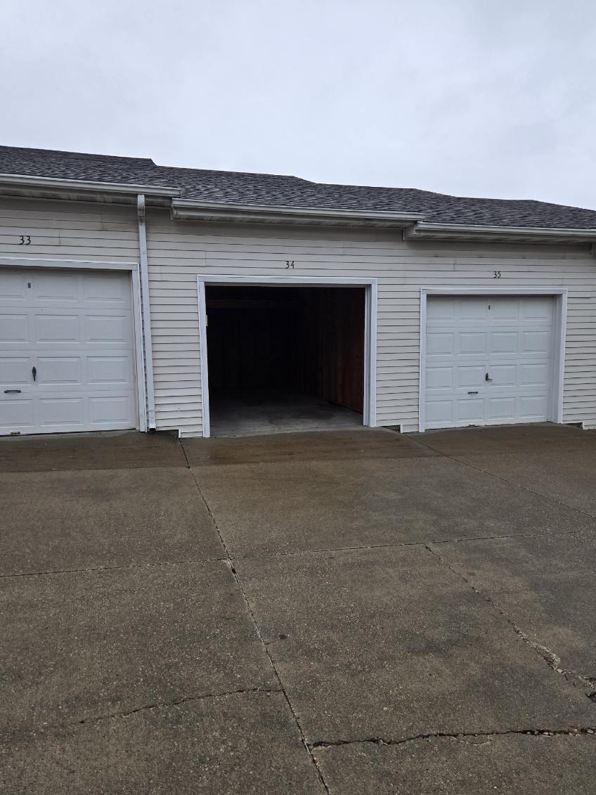 Building Photo - 950 67th St