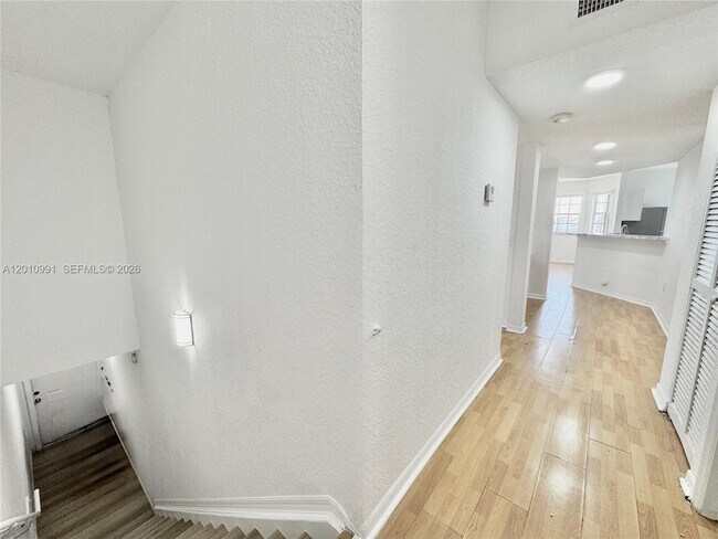 Building Photo - 2311 Belmont Ln
