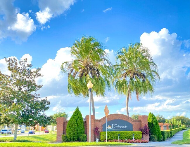 Building Photo - Beautiful Lake View Home in Waterside Estate!