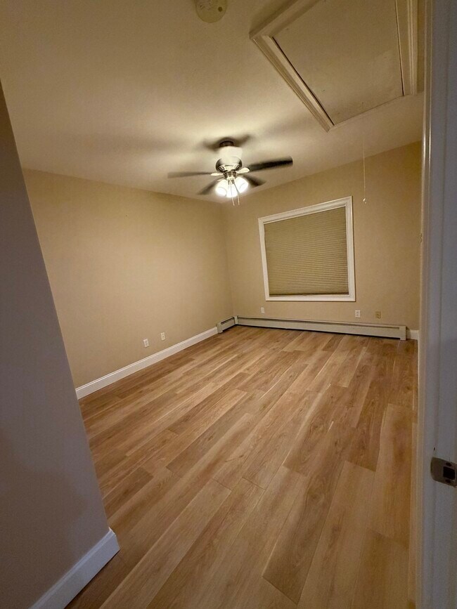 Building Photo - 33 Brunelle Dr