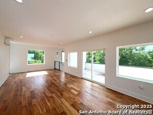 Building Photo - 2615 S Flores St