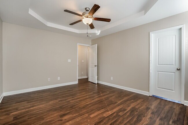 Building Photo - 104 W Webber Ln