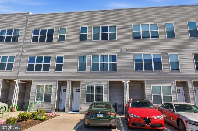 Building Photo - 516 W Montgomery Ave
