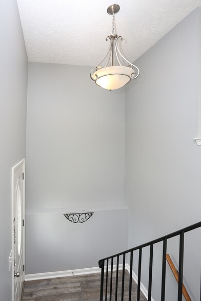 Entryway - 7817 Camp Rd
