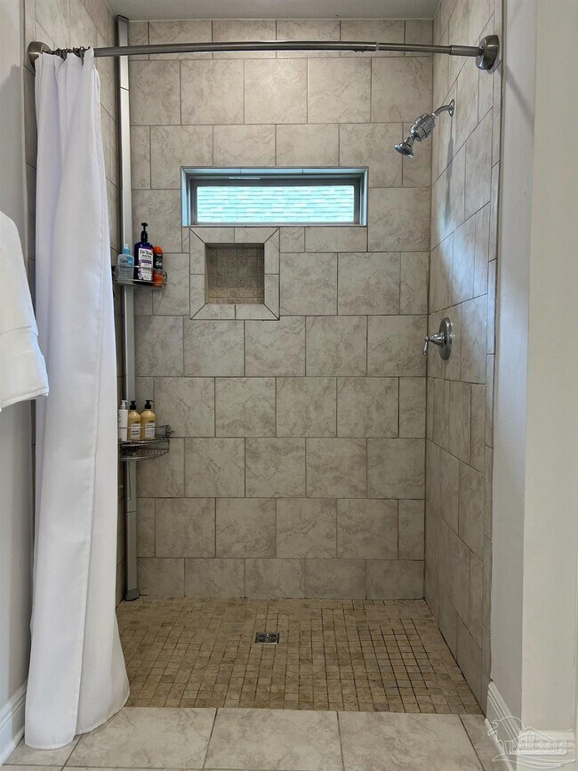 Building Photo - 8026 Burnside Lp