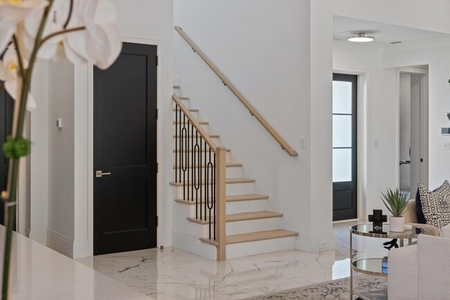 Building Photo - 3221 Blue Cypress Ln