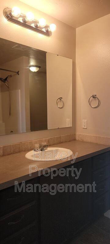 Building Photo - 7872 E Drouillard St