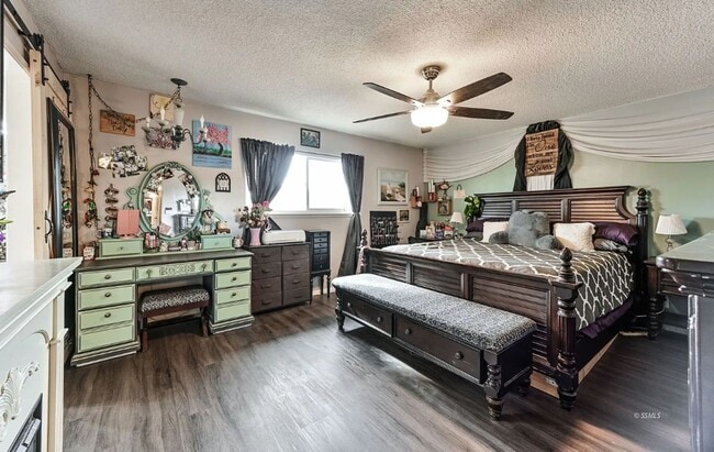 Building Photo - Beautiful Solar-Powered 4 Bedroom Home