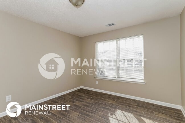 Building Photo - 5319 Creekview Way