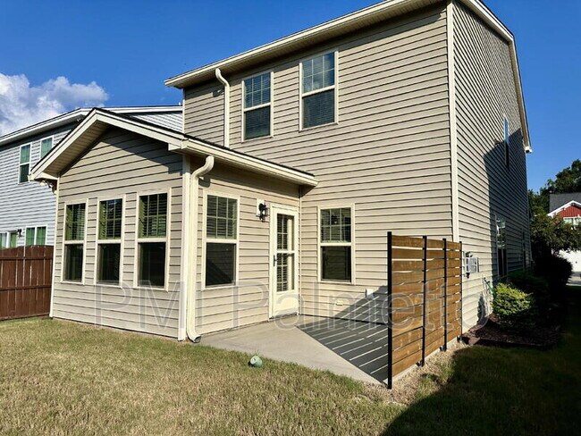 Building Photo - 117 Weeping Oak Ln