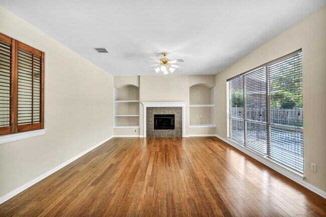 Building Photo - 6806 Thistle Hill Way