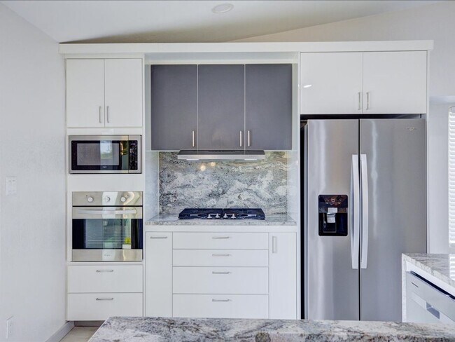 Building Photo - 3 Bedroom 2 Bathroom: Partially Furnished home!! **UNFURNISHED-RENTAL PRICE IS $3,000.00**