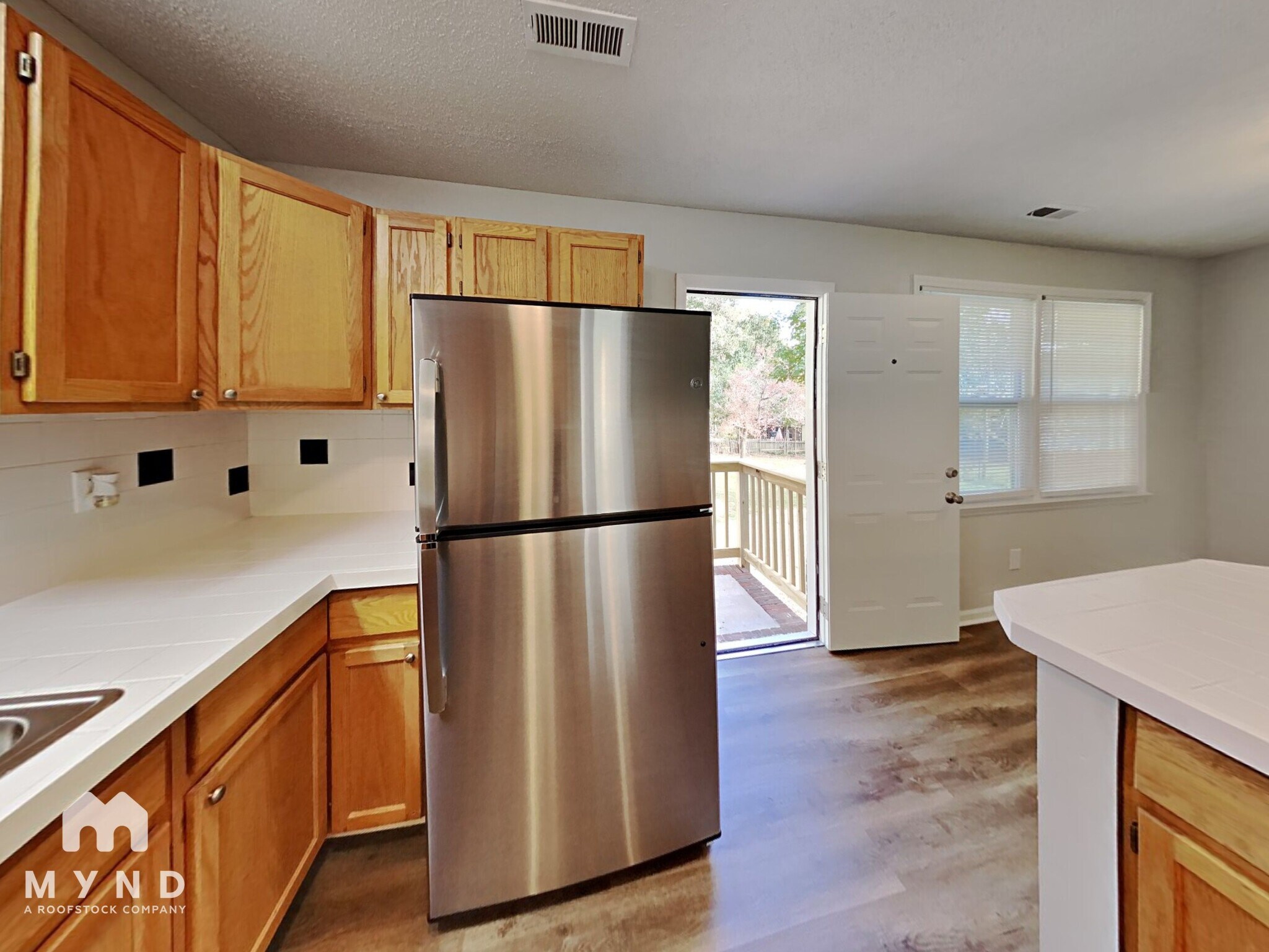 Building Photo - 211 Buckskin Dr