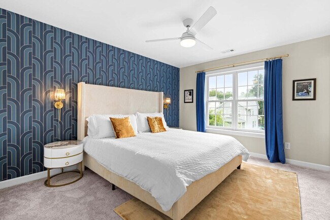 Building Photo - 2400 Hinton St