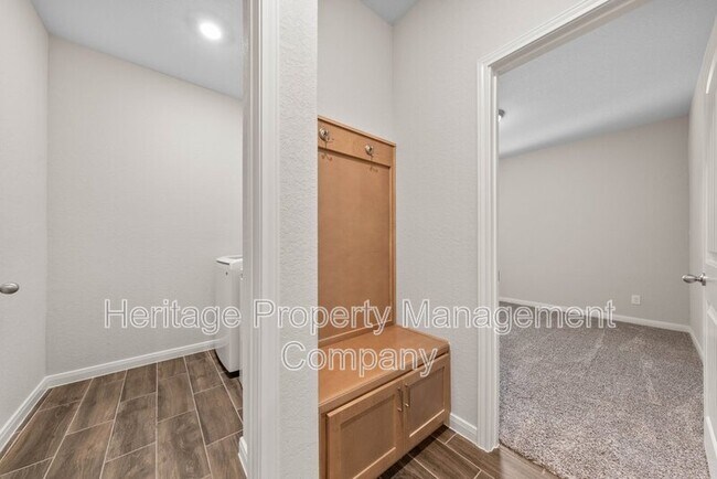 Building Photo - 148 Sambar Main