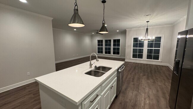 Building Photo - 113 Elliott Dr