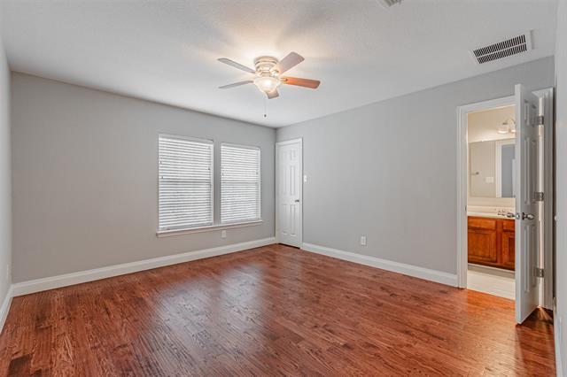 Building Photo - 2022 Highland Dr