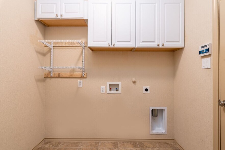 Building Photo - 4505 Shagbark Dr