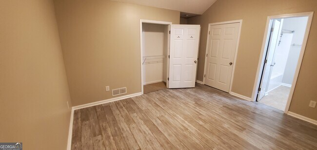 Building Photo - 340 Twin Point Way