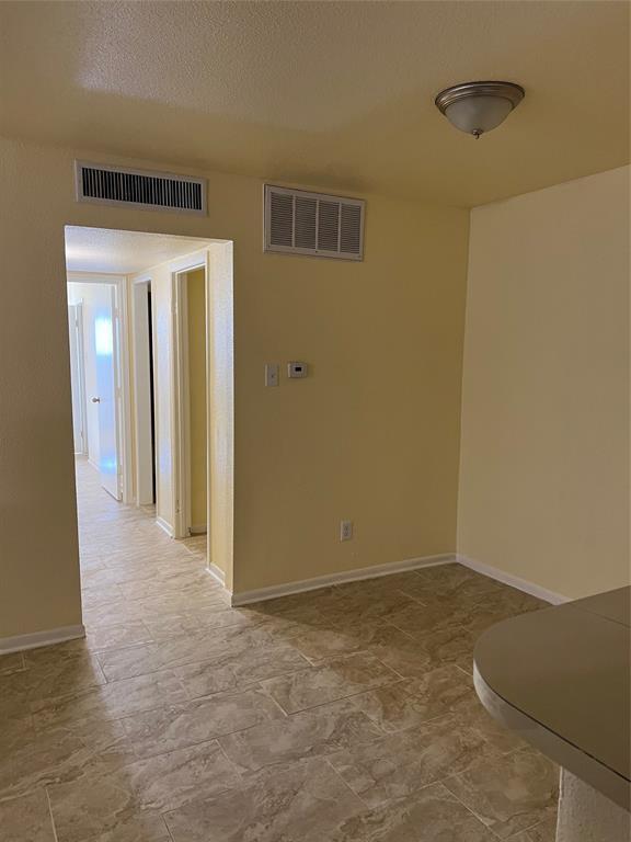 Building Photo - 9000 Bissonnet St