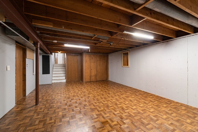 Building Photo - 114 N Forest Ave