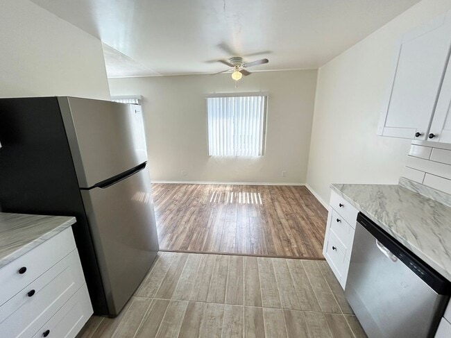 Building Photo - 10237 Commerce Ave