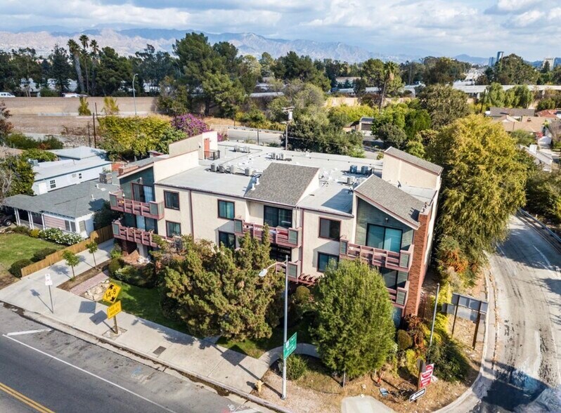 Building Photo - 4524 Tujunga Ave