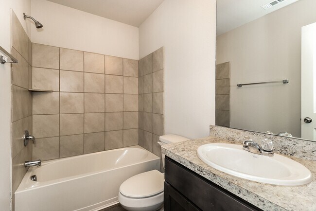 Building Photo - 5529 Eagle Point Dr