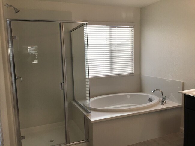 Building Photo - 7105 Encore Way