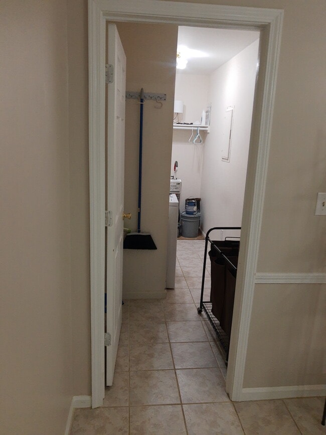 Laundry room - 505 Aster Ct