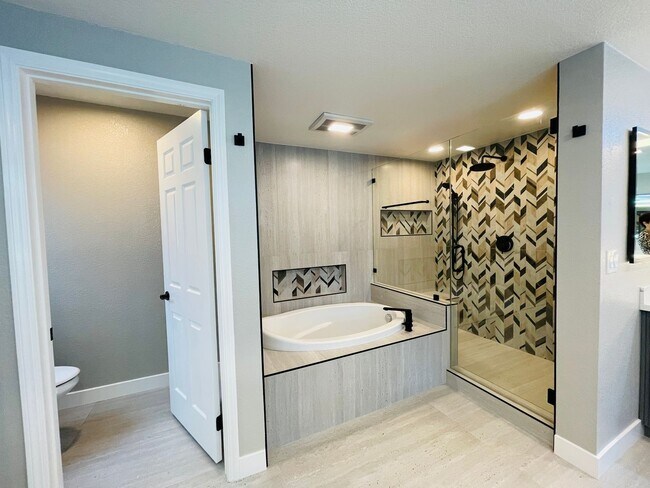 Building Photo - Beautiful 4 Bed 3 Bath + Huge Bonus Room A...