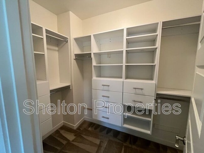 Building Photo - 391 N 157th Ln