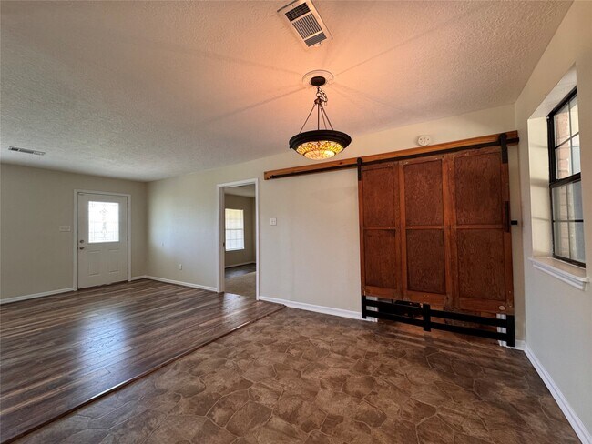 Building Photo - 105 Magnolia Ln