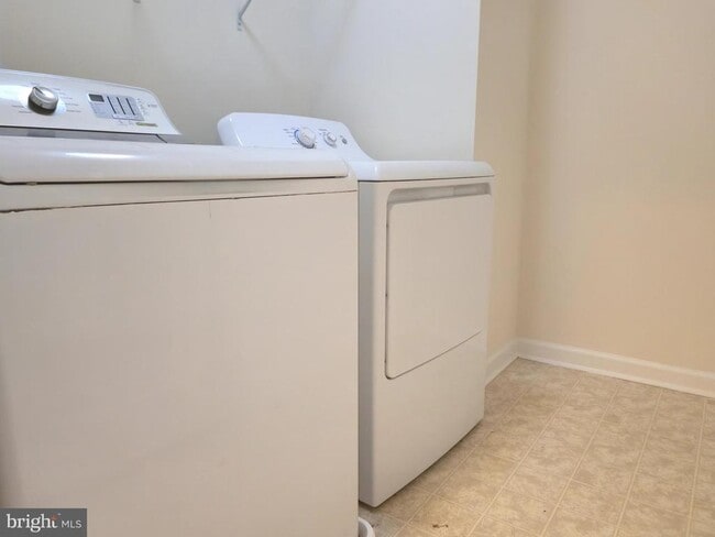 Building Photo - 1309 Madison Ln