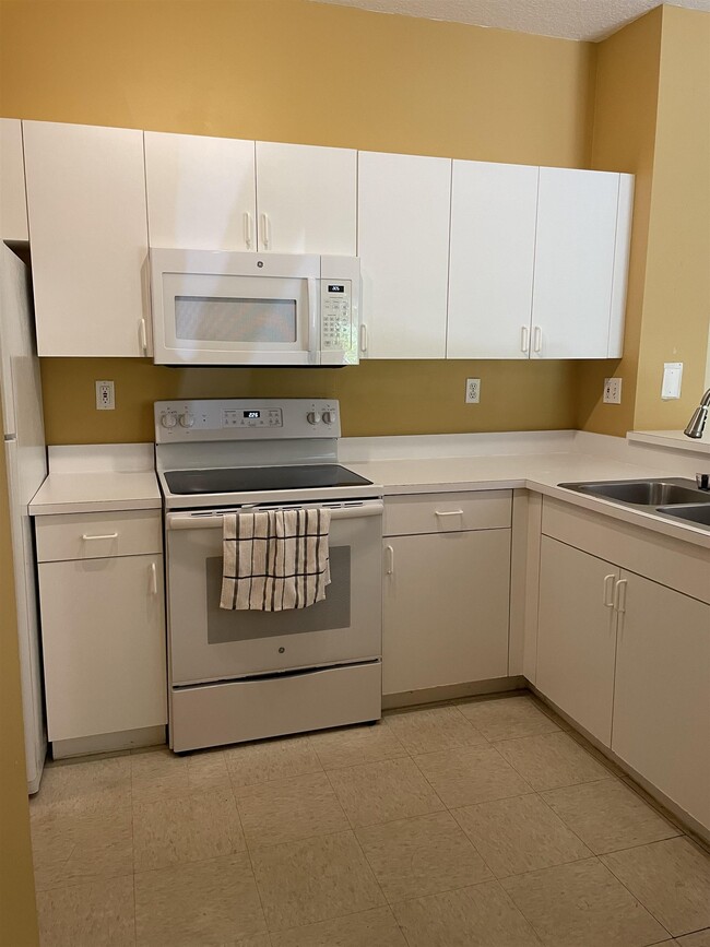 Building Photo - 520 Florida Club Blvd