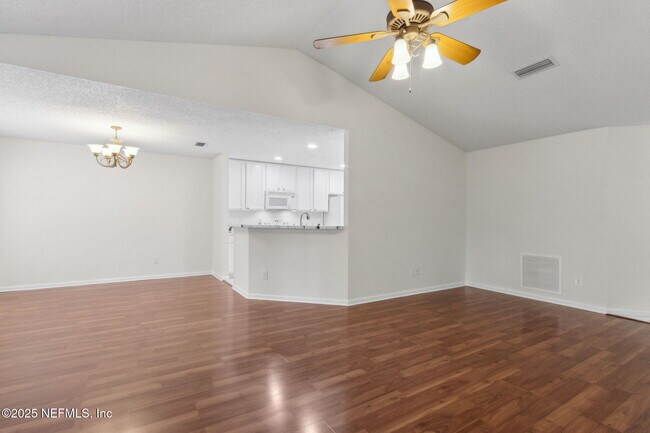 Building Photo - 616 Fallen Timbers Dr